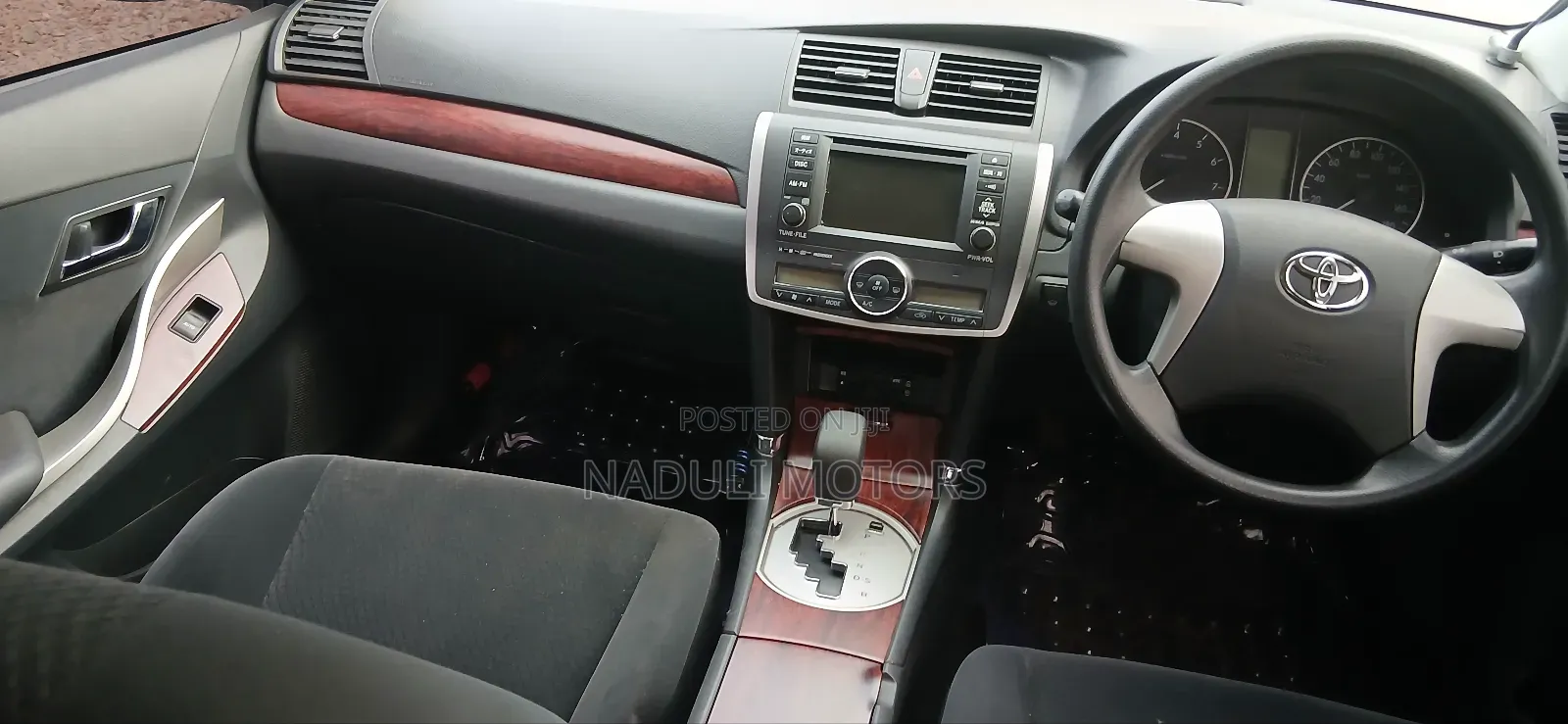 Toyota Premio 1.8 FWD 2011 Silver