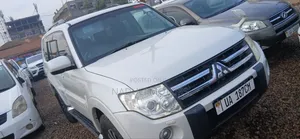 Mitsubishi Pajero 3.0 2011 White