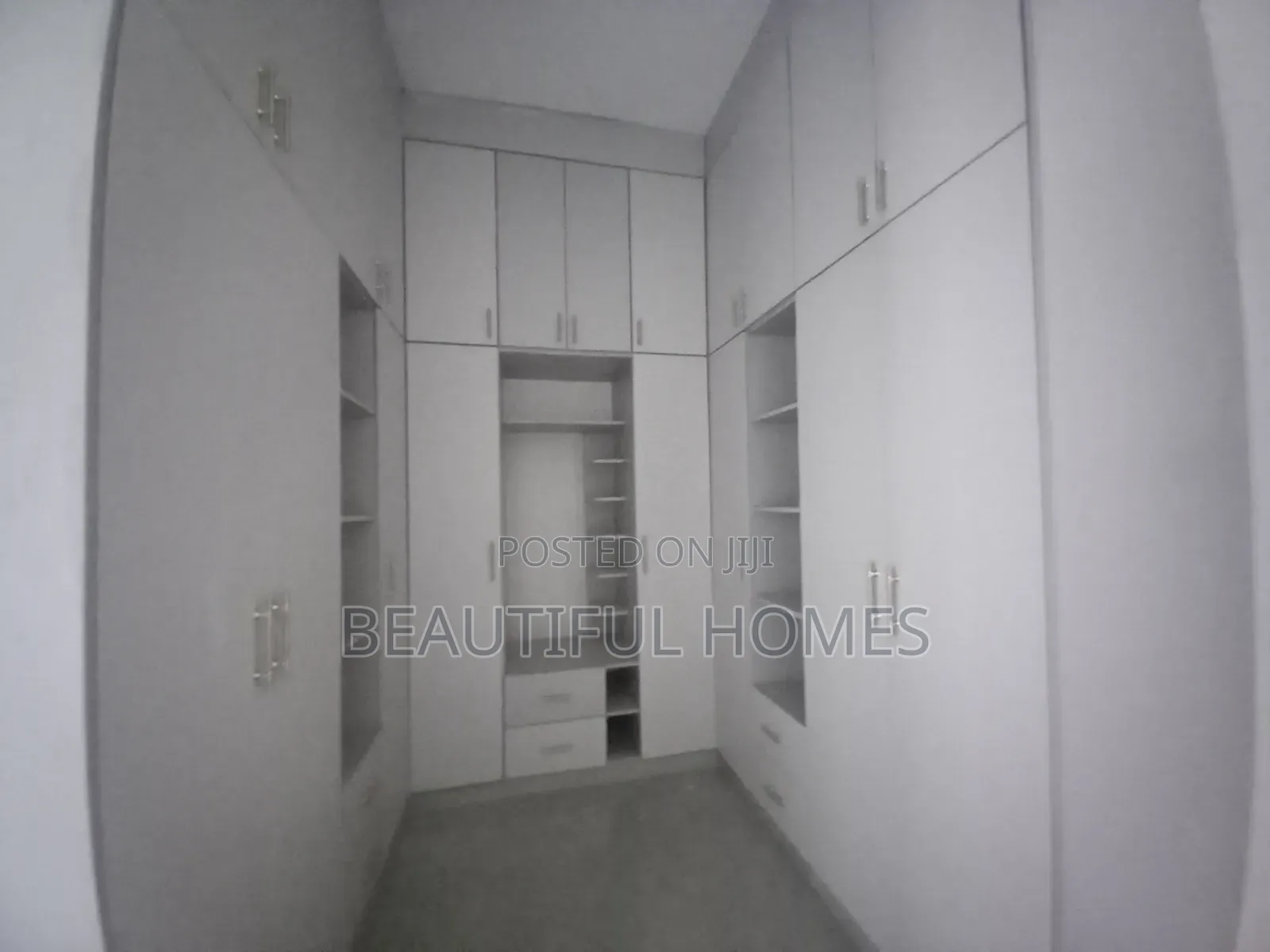 Furnished 5bdrm Bungalow in Kira for sale