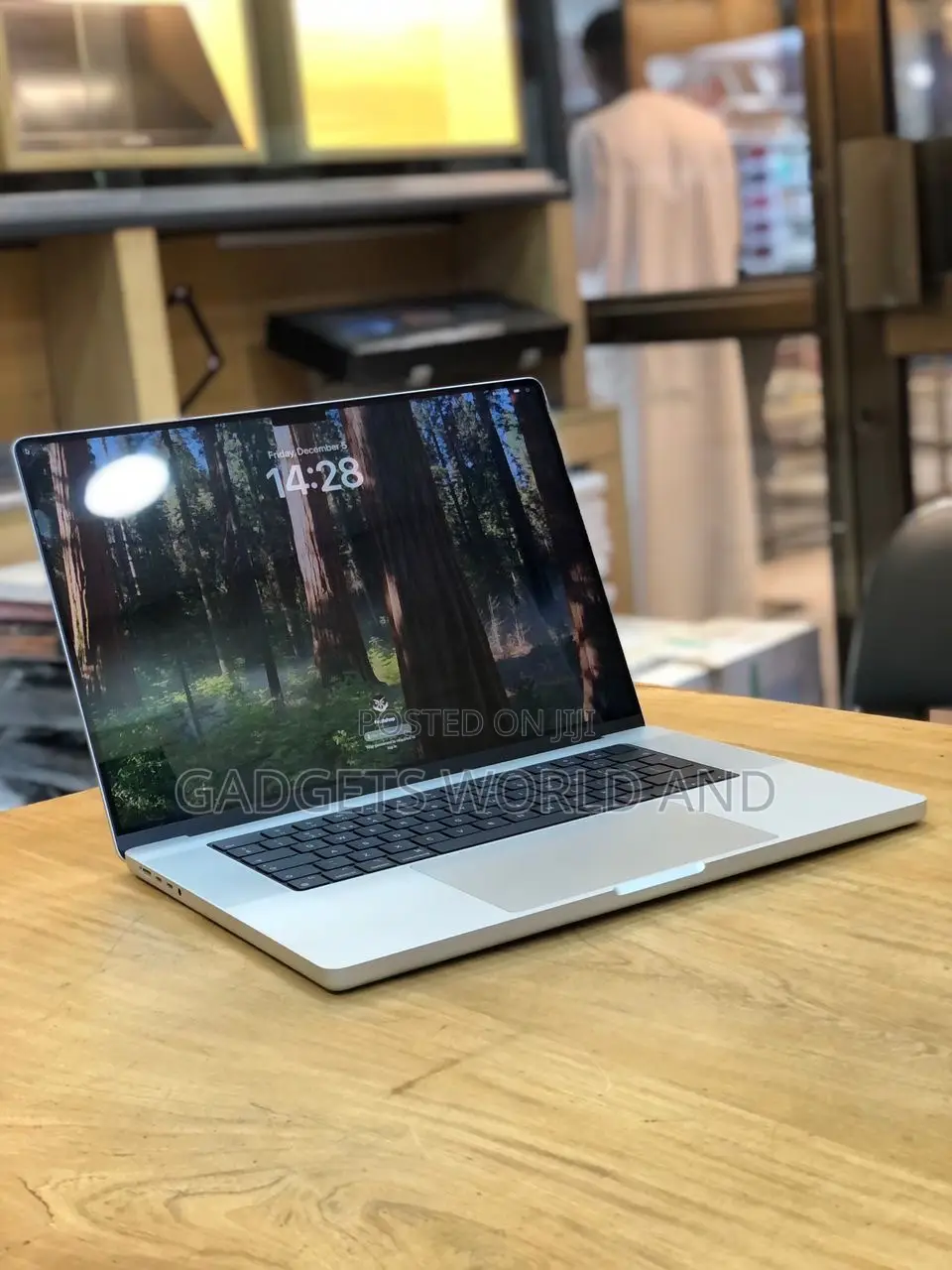 New Laptop Apple MacBook Pro 16GB Apple M1 Pro SSD 512GB