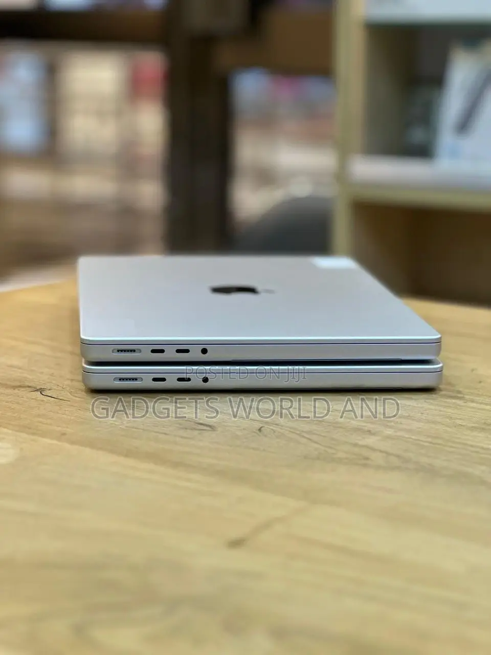 New Laptop Apple MacBook Pro 18GB Apple M3 Pro SSD 512GB