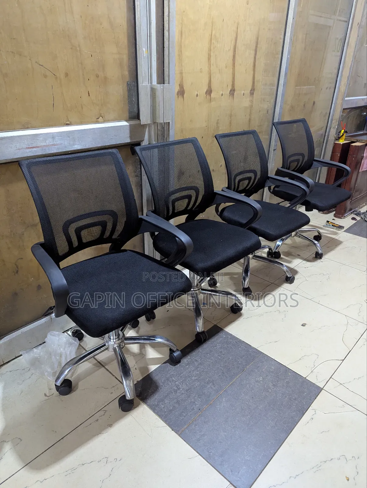 Second Hand Mesh Back Adjustable Chairs, Price for 1 Piece