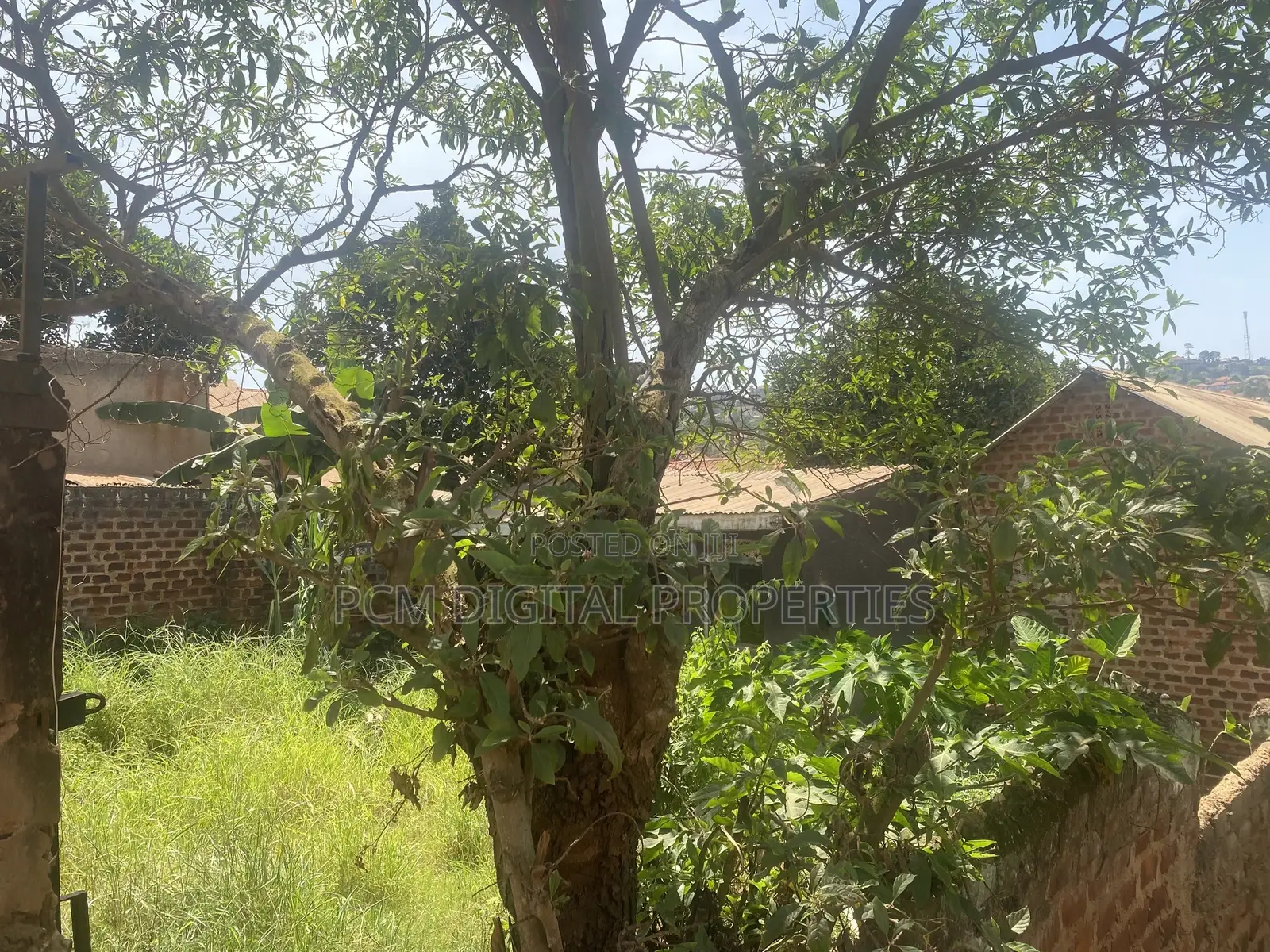 Bunamwaya Plot 45ft by 40ft on Main Road