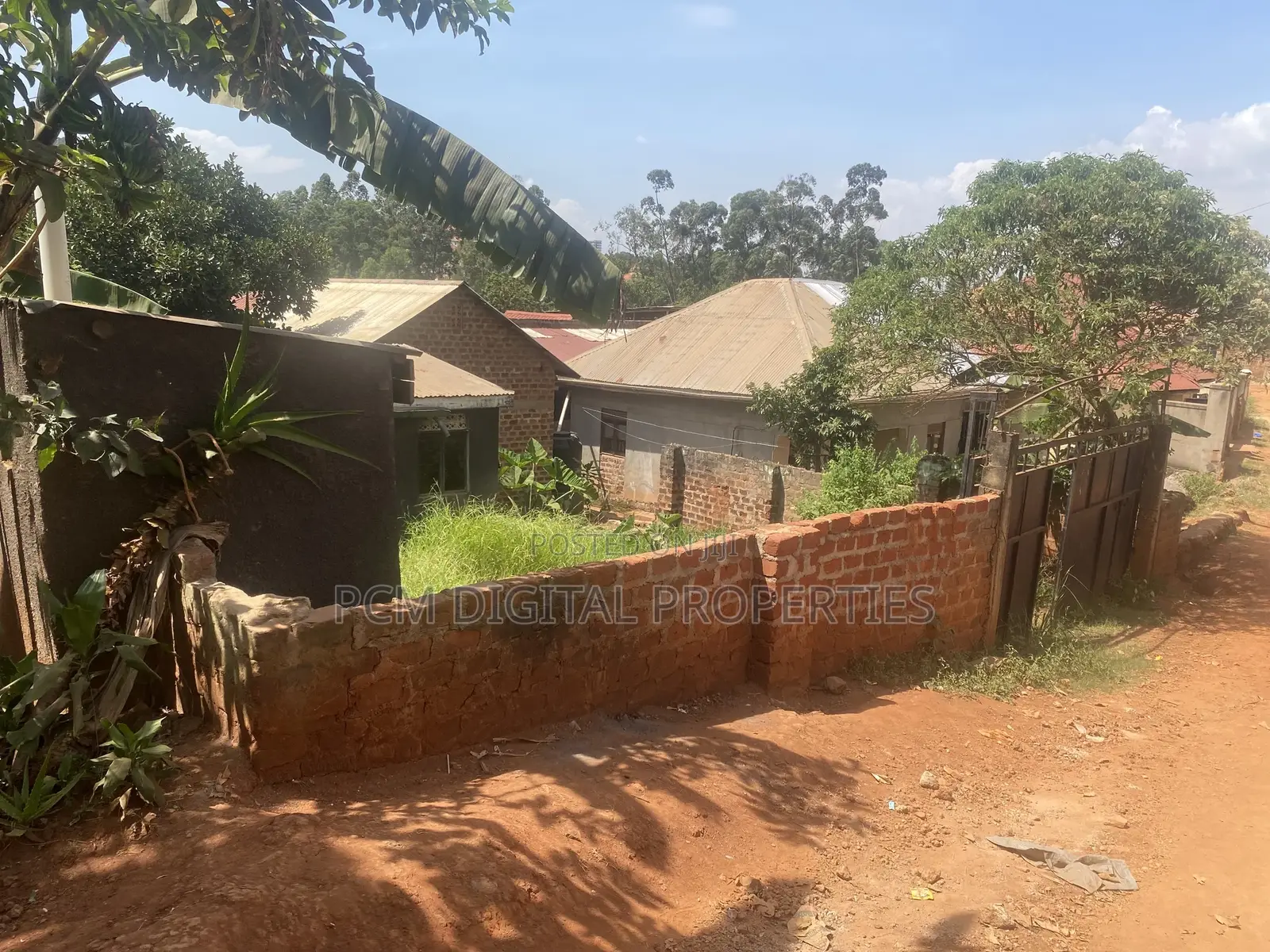 Bunamwaya Plot 45ft by 40ft on Main Road