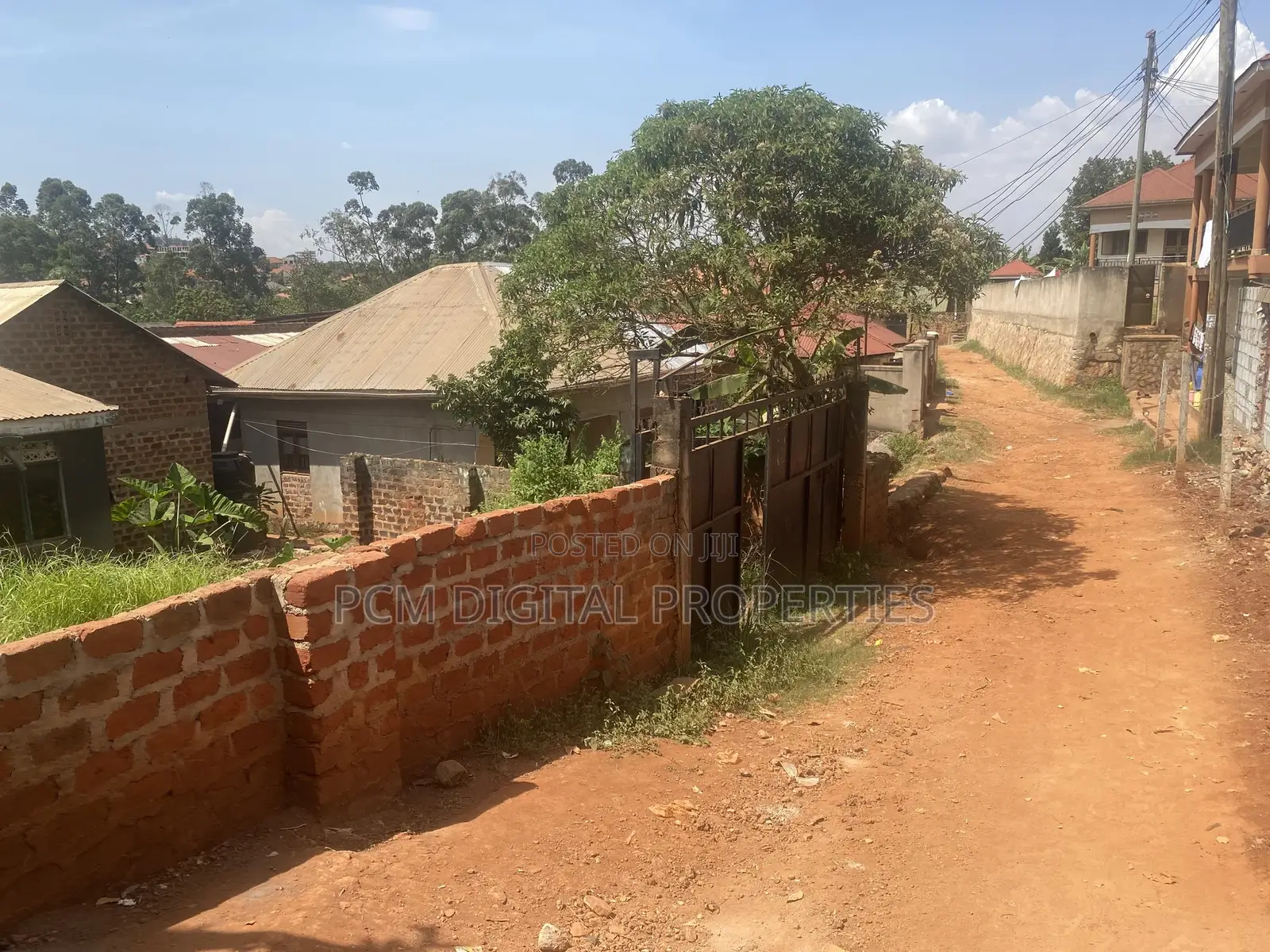 Bunamwaya Plot 45ft by 40ft on Main Road