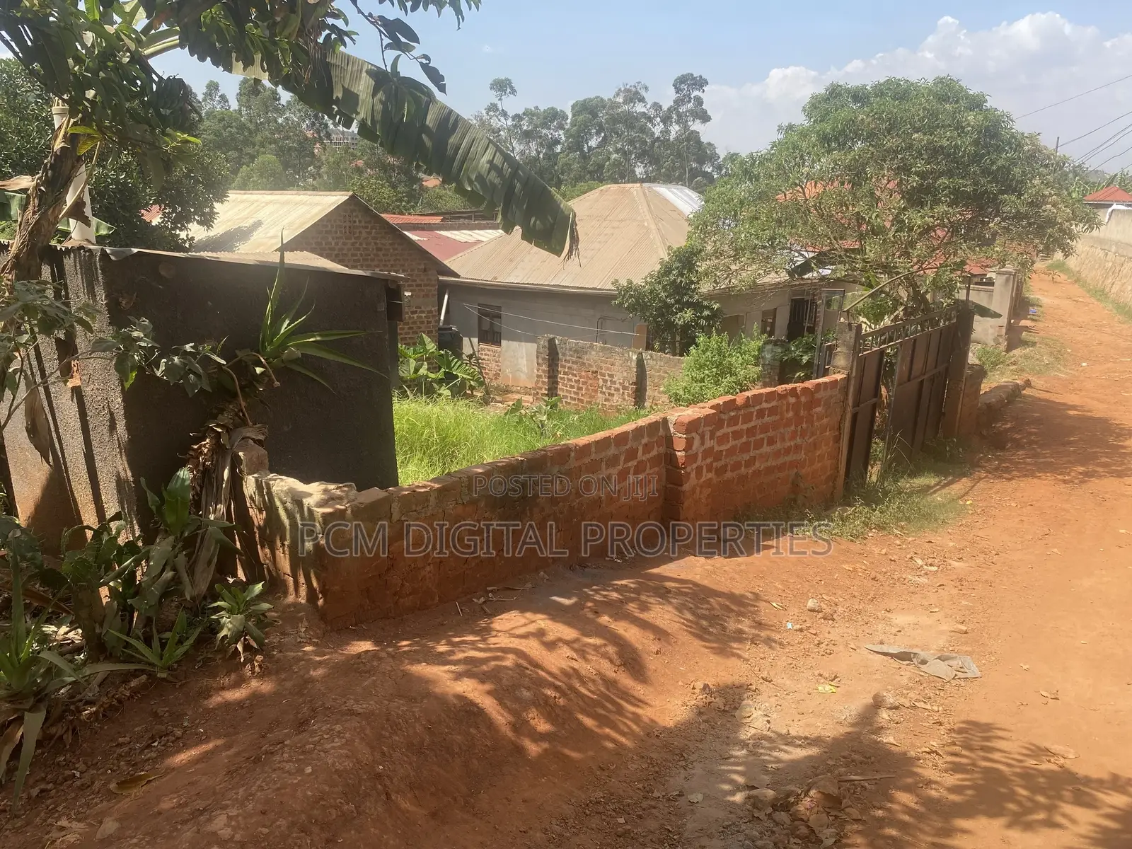 Bunamwaya Plot 45ft by 40ft on Main Road