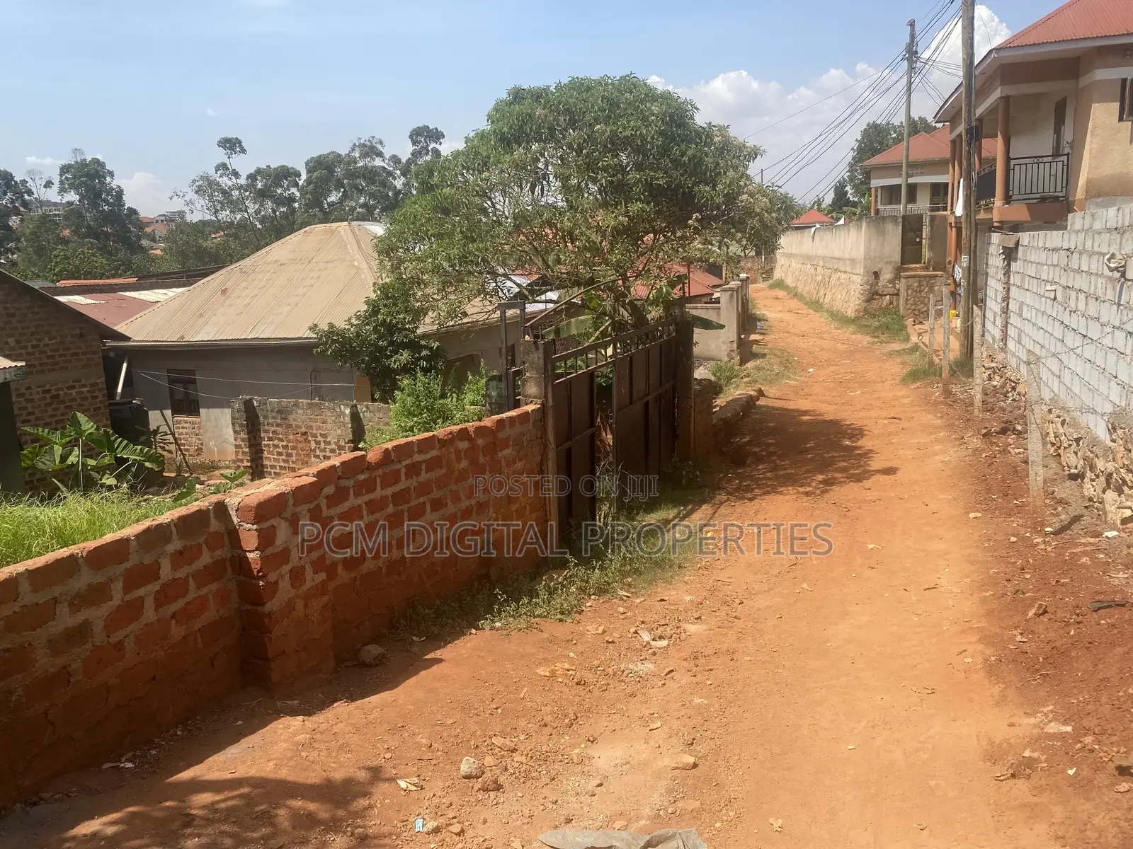 Bunamwaya Plot 45ft by 40ft on Main Road