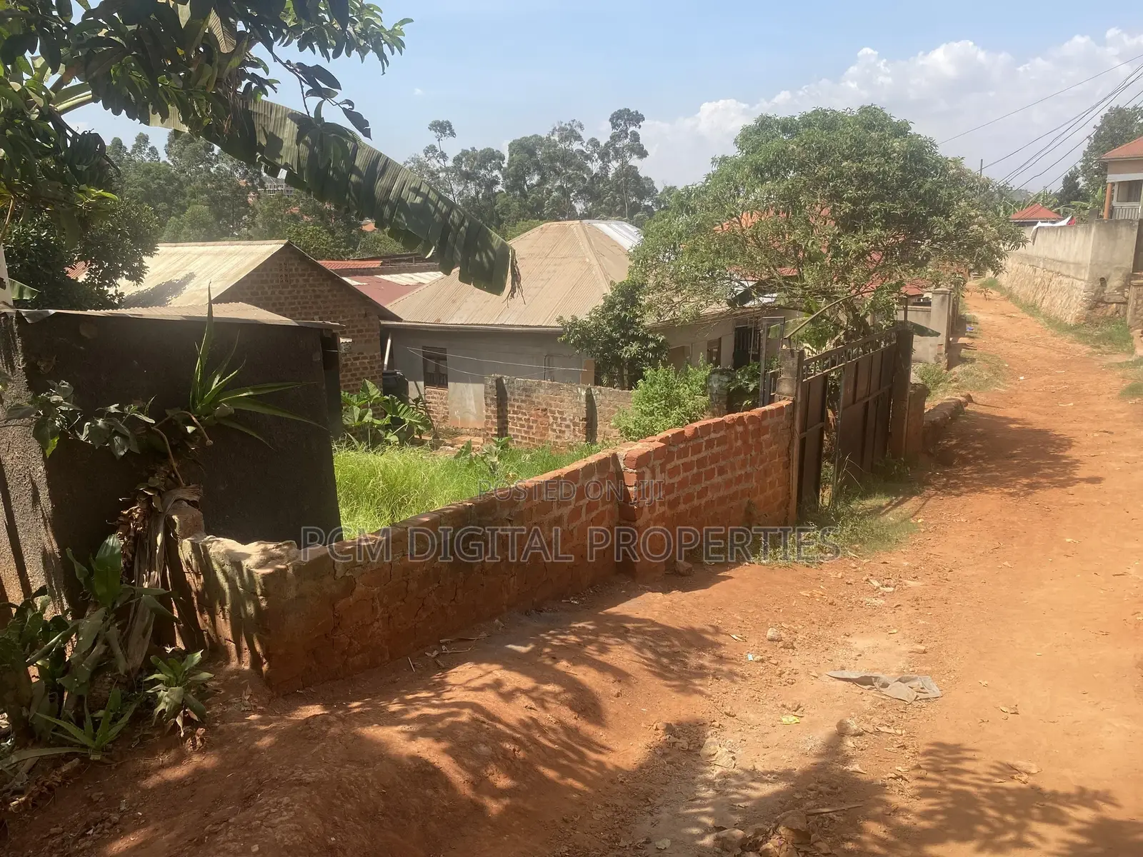 Bunamwaya Plot 45ft by 40ft on Main Road