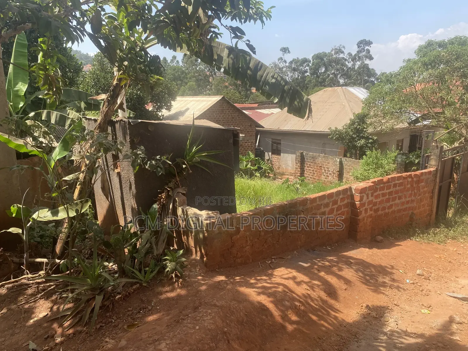 Bunamwaya Plot 45ft by 40ft on Main Road
