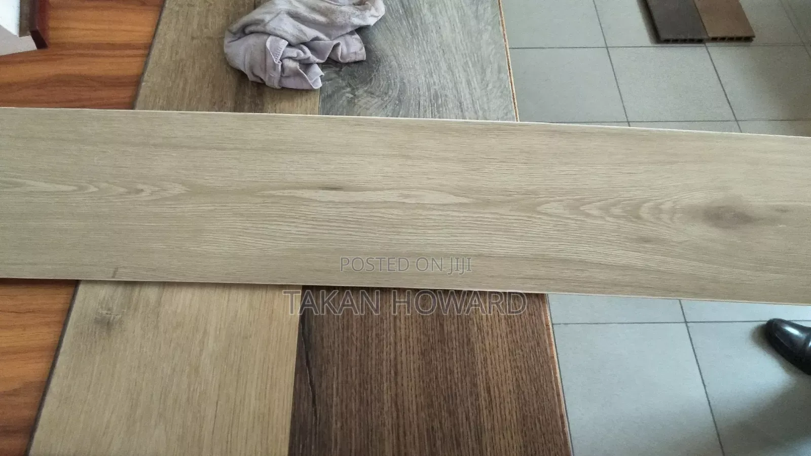 PVC Laminate Floor Tiles. Suitable for Homes, Offices, Hotels Etc