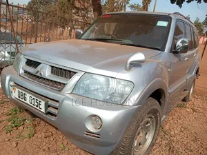 Mitsubishi Pajero 2008 Silver