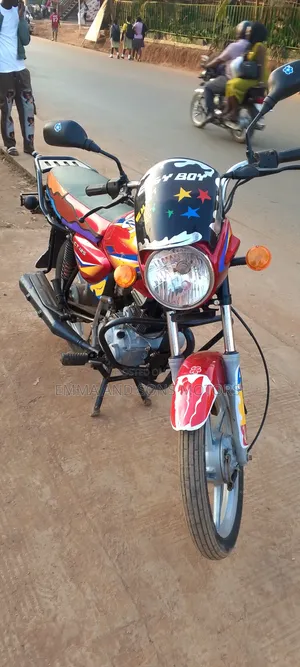 Bajaj Boxer 125 2023 Red