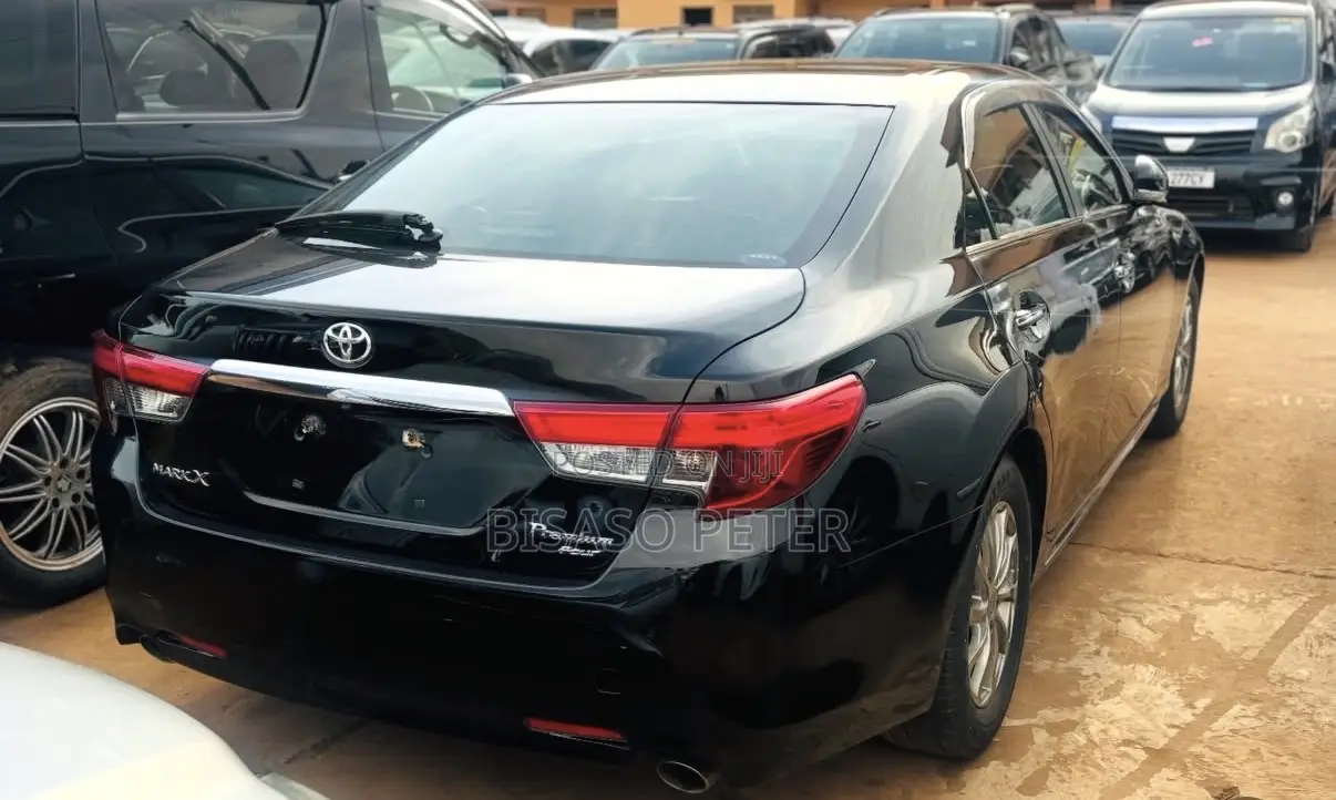 Toyota Mark X 2.5 AWD 2016 Black