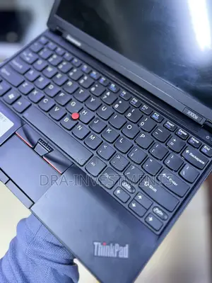 Laptop Lenovo ThinkPad X100e 4GB Intel Celeron HDD+SSD 160GB