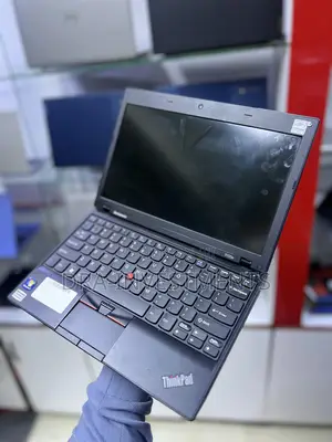 Laptop Lenovo ThinkPad X100e 4GB Intel Core 2 Duo HDD+SSD 250GB