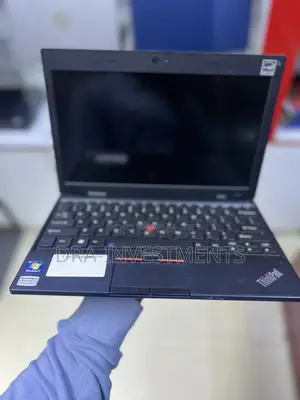 Laptop Lenovo ThinkPad X100e 4GB Intel Core 2 Duo HDD+SSD 250GB