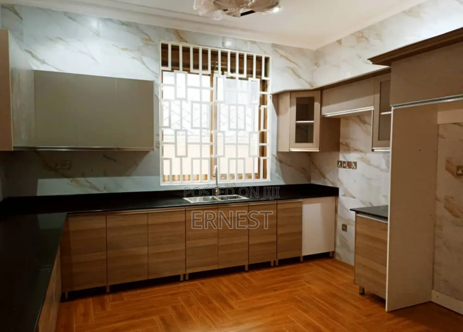 Brandnew 5 Bedroom House at Kyanja on 13 Decimals at 900m