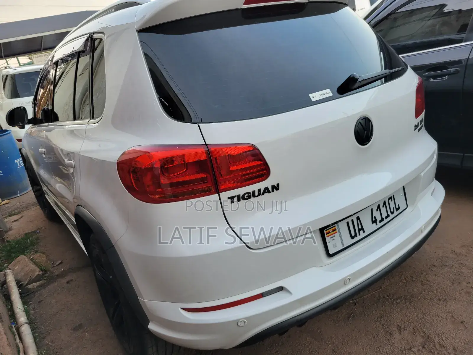 Volkswagen Tiguan R-Line 4Motion 4dr SUV AWD (2.0L 4cyl Turbo 6A) 2014