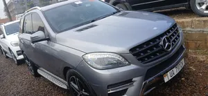 Mercedes-Benz M Class ML350 4MATIC 4dr SUV AWD (3.5L 6cyl 7A) 2015 Gray