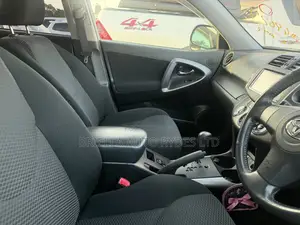 Toyota RAV4 2011 White