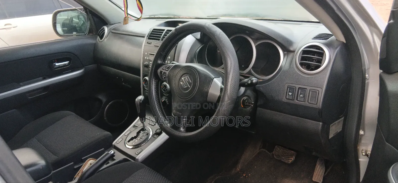 Suzuki Escudo 2009 Silver