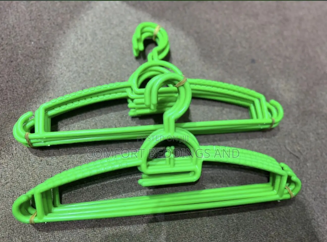 Plastic Hangers Green Dozen