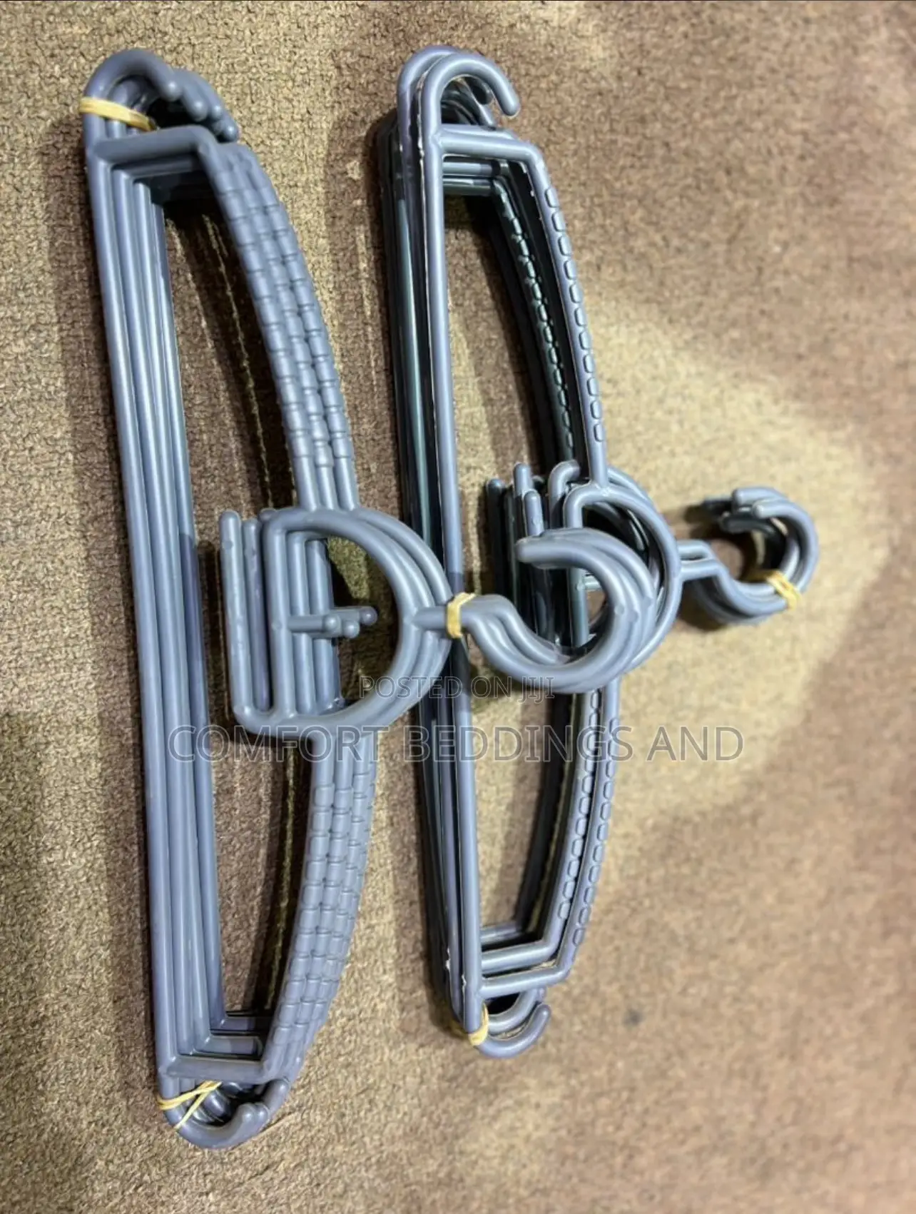 Plastic Hangers Gray Dozen