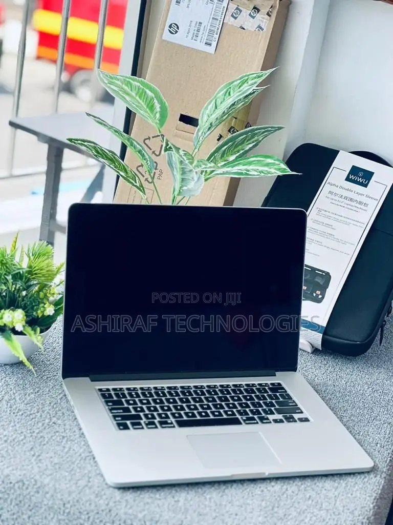 Laptop Apple MacBook Pro 8GB Intel Core i5 SSD 256GB