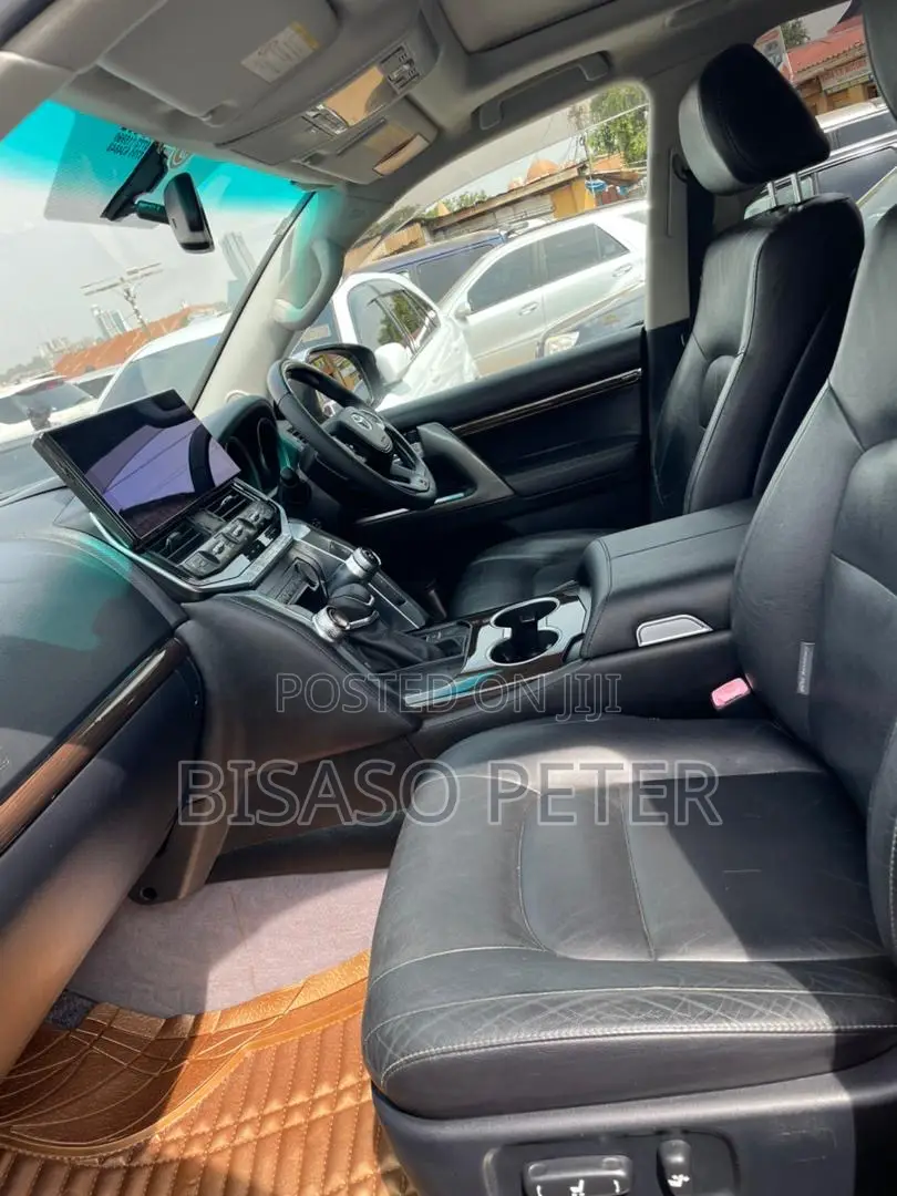 Toyota Land Cruiser 4.6 V8 ZX 2015 Black