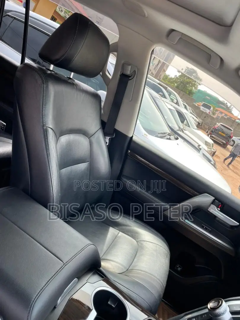 Toyota Land Cruiser 4.6 V8 ZX 2015 Black