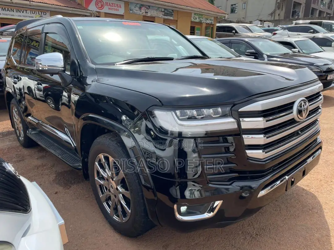 Toyota Land Cruiser 4.6 V8 ZX 2015 Black