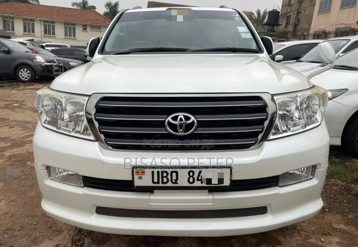 Toyota Land Cruiser 2010 White