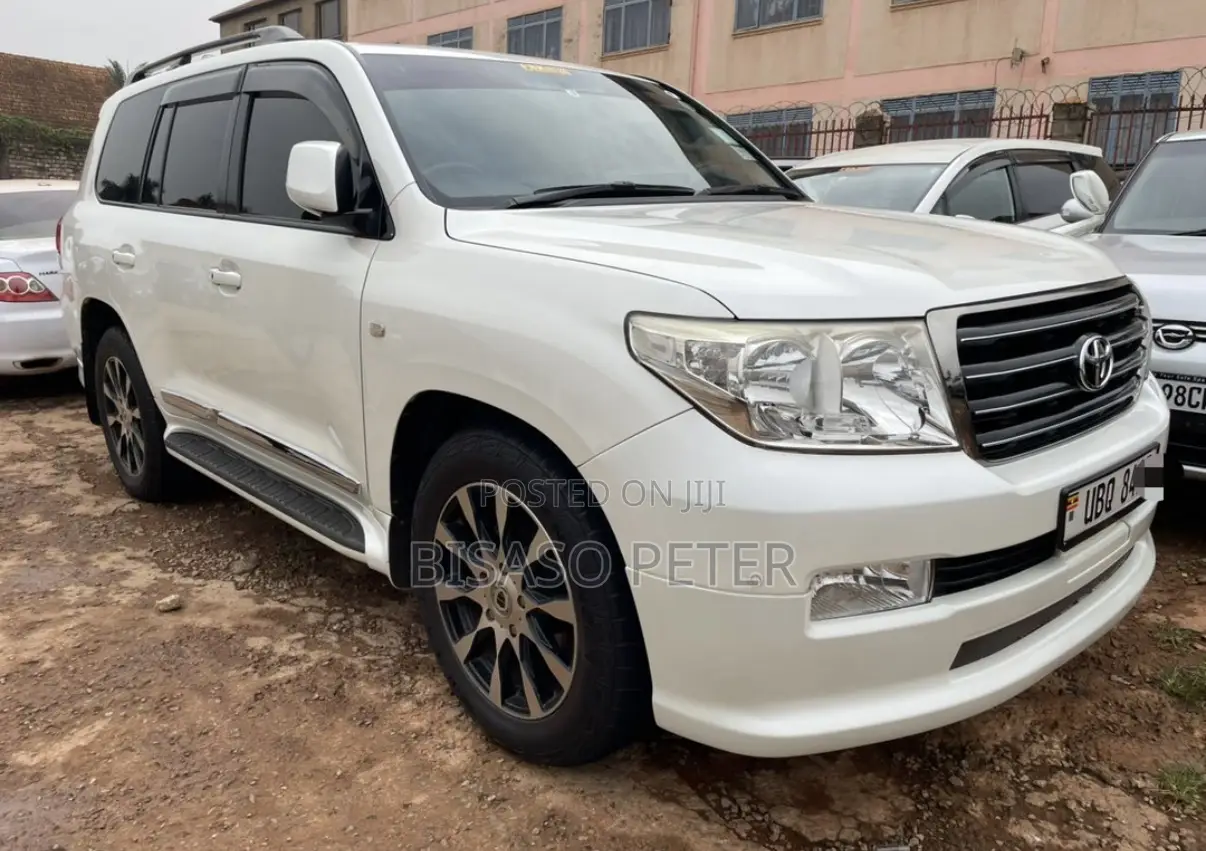 Toyota Land Cruiser 2010 White