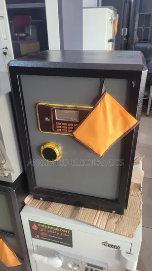 Heavy-duty Cash Box Safe 80kg