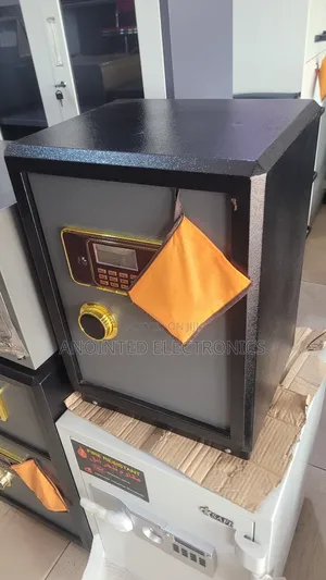 Heavy-duty Cash Box Safe 80kg