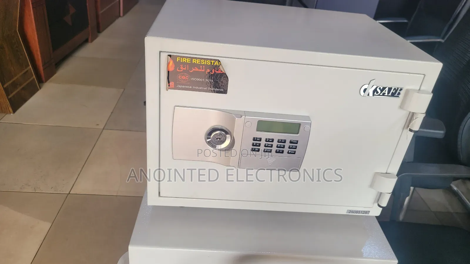 Safe Cash Box Available
