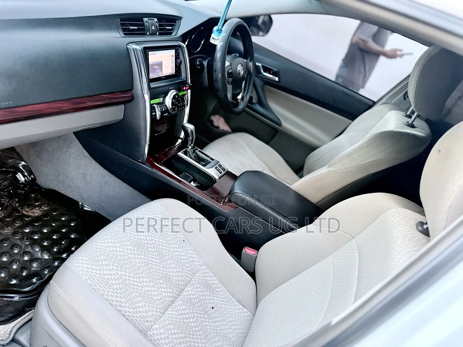 Toyota Mark X 2.5 AWD 2009 Off white