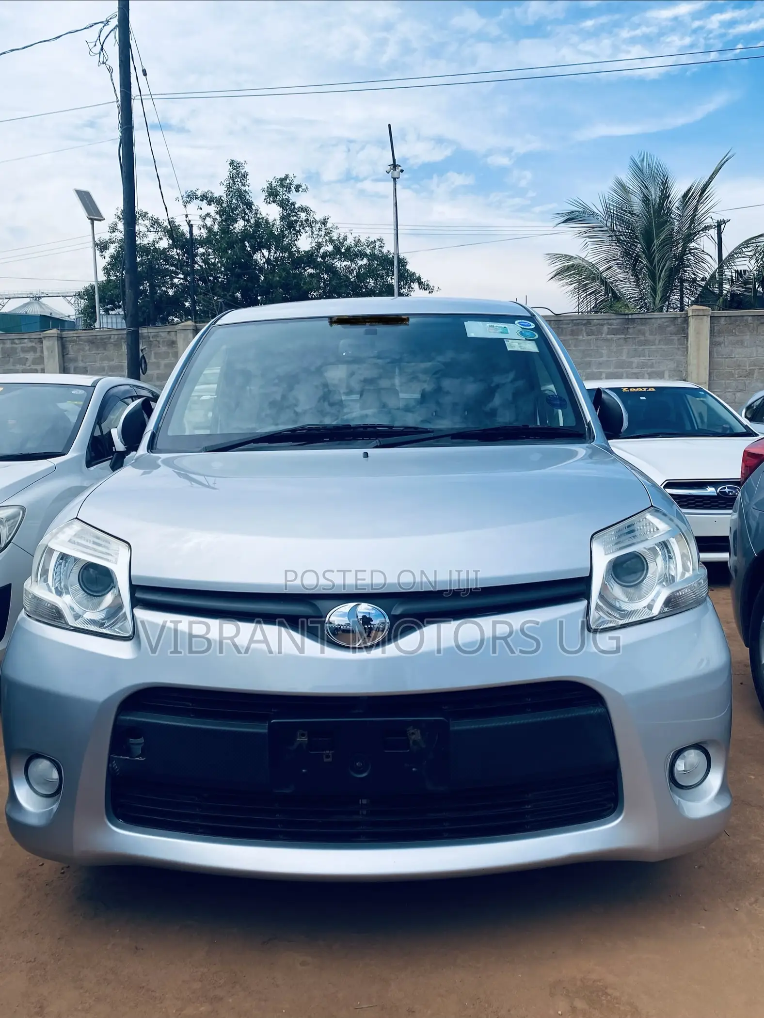 Toyota Sienta 2013 Silver