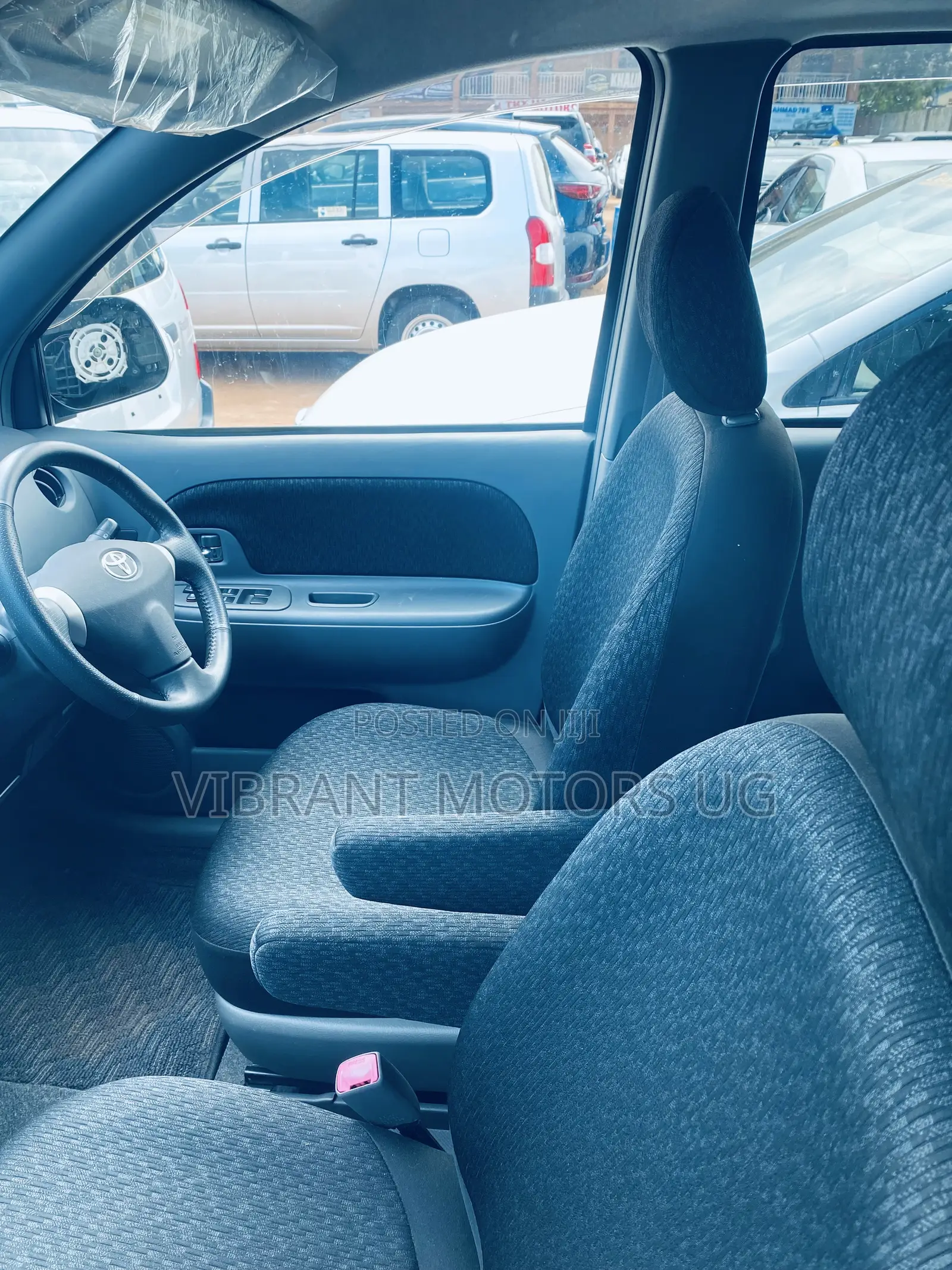 Toyota Sienta 2013 Silver