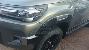Toyota Hilux 2018 Gray