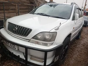 Toyota Harrier 2000 Off white