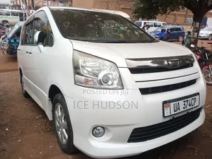 Toyota Noah 2012 White