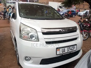 Toyota Noah 2012 White