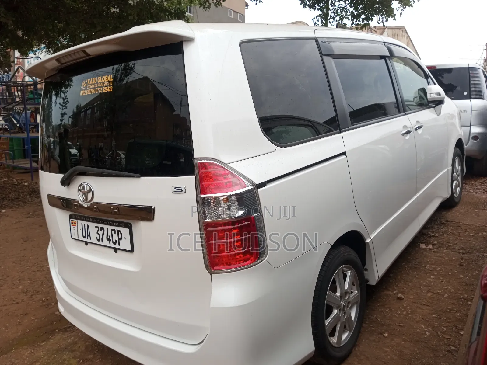Toyota Noah 2012 White