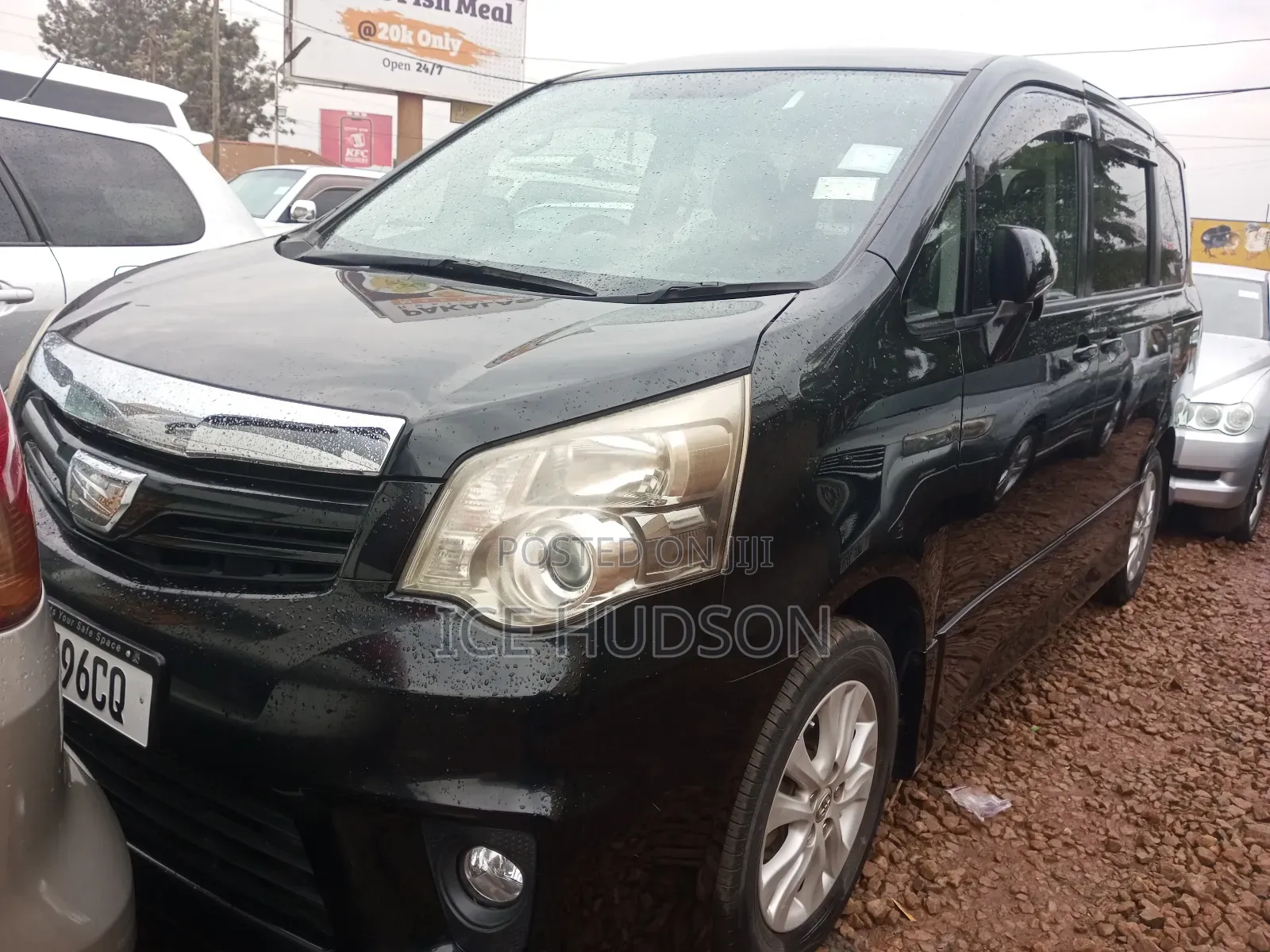 Toyota Noah 2011 Burgundy