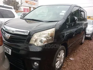 Toyota Noah 2011 Burgundy