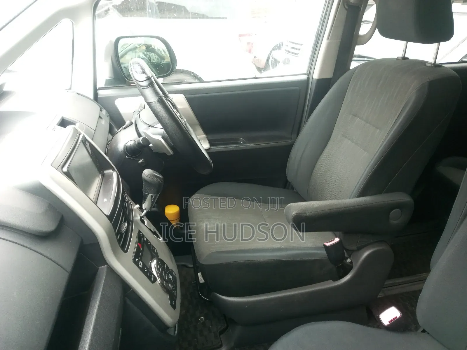 Toyota Noah 2011 Burgundy