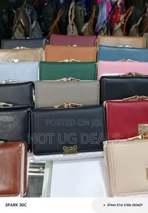 Trolley Multi Card Slot Short Zipper Ladies Wallet