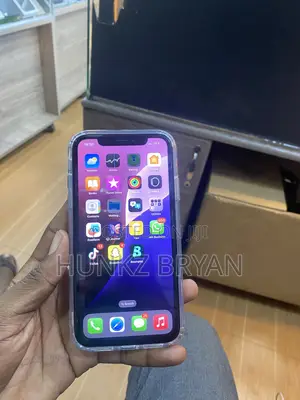 Apple XR 64 GB White
