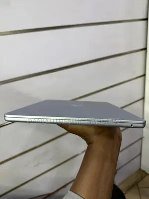 New Laptop Apple MacBook Air 2025 M4 13-Inch 16GB Apple M4 SSD 256GB